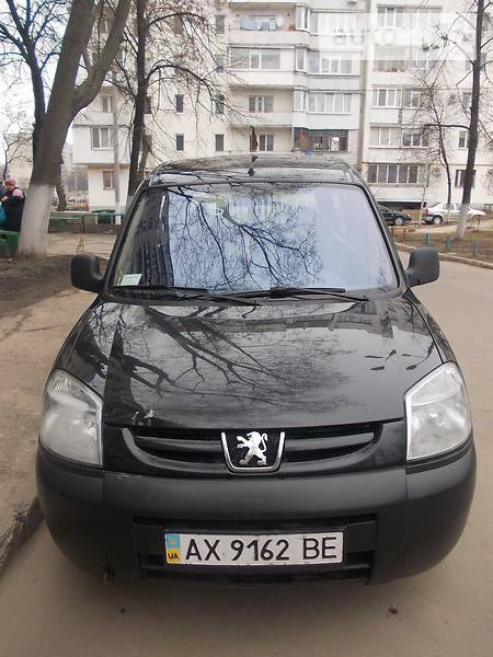 Peugeot Partner 2003  випуску Харків з двигуном 2 л дизель мінівен механіка за 4600 долл. 