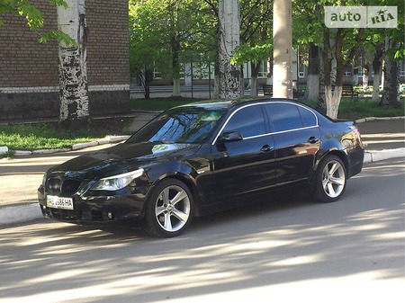 BMW 520 2003  випуску Дніпро з двигуном 2.2 л бензин седан механіка за 8500 долл. 