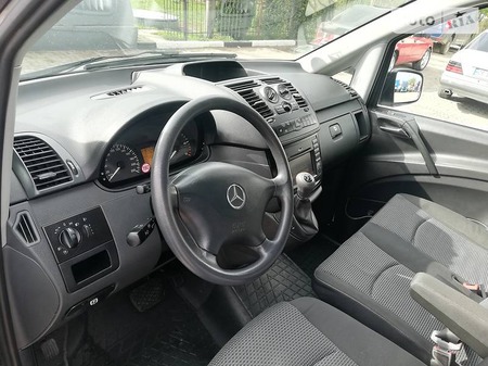 Mercedes-Benz Vito 2012  випуску Чернівці з двигуном 2.2 л дизель мінівен автомат за 15700 долл. 