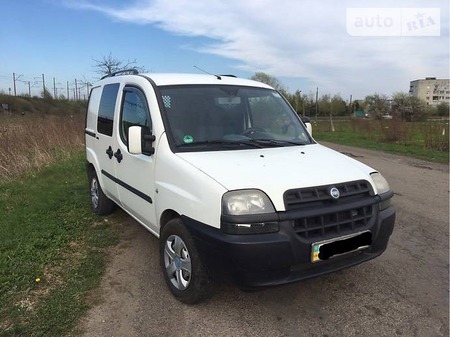 Fiat Doblo 2006  випуску Львів з двигуном 1.6 л газ універсал механіка за 5000 долл. 