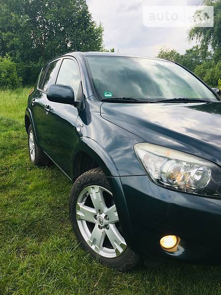 Toyota RAV 4 2008  випуску Полтава з двигуном 2.2 л дизель позашляховик механіка за 10950 долл. 