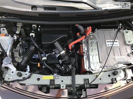 Nissan Note 2017  випуску Дніпро з двигуном 0 л гібрид хэтчбек автомат за 14499 долл. 