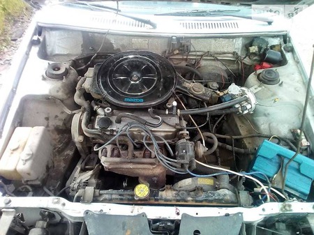 Mazda 626 1987  випуску Луганськ з двигуном 2 л газ седан механіка за 1700 долл. 