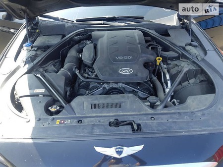Hyundai Genesis 2016  випуску Львів з двигуном 3.3 л бензин седан автомат за 28900 долл. 