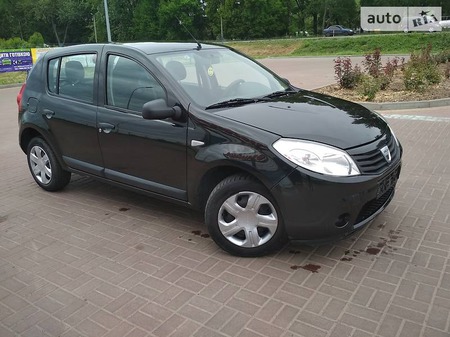 Dacia Sandero 2010  випуску Полтава з двигуном 1.5 л дизель хэтчбек механіка за 5900 долл. 