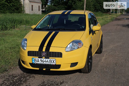 Fiat Punto 2009  випуску Кропивницький з двигуном 1.4 л бензин хэтчбек механіка за 5300 долл. 