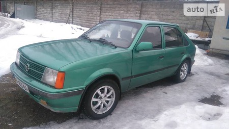 Opel Kadett 1982  випуску Донецьк з двигуном 1.3 л газ хэтчбек механіка за 1300 долл. 