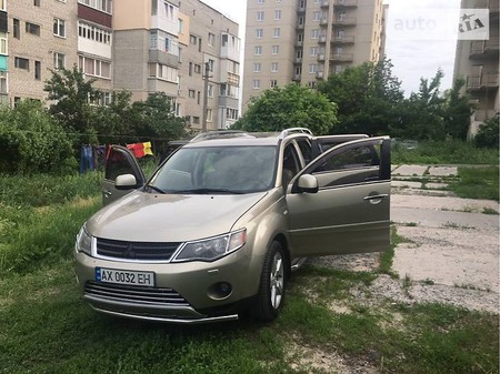 Mitsubishi Outlander XL 2007  випуску Харків з двигуном 3 л газ позашляховик автомат за 11500 долл. 