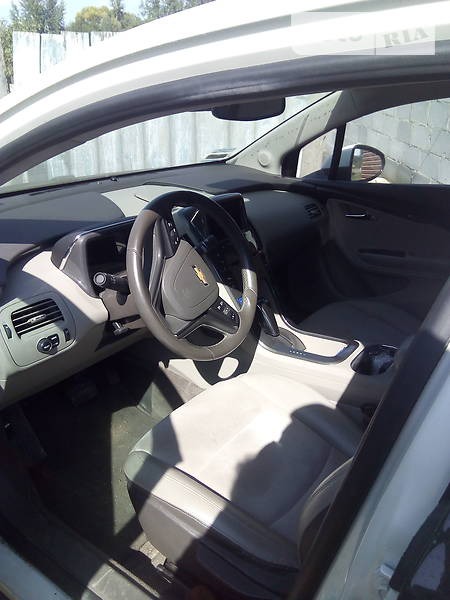 Chevrolet Volt 2013  випуску Київ з двигуном 1.4 л гібрид хэтчбек автомат за 14500 долл. 