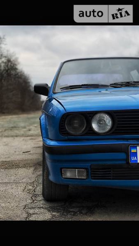 BMW 318 1985  випуску Дніпро з двигуном 1.8 л бензин седан механіка за 1820 долл. 