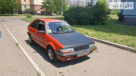 Mazda 323 1988  випуску Дніпро з двигуном 1.5 л газ купе механіка за 1800 долл. 