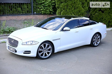 Jaguar XJ 2011  випуску Київ з двигуном 5 л бензин седан автомат за 35555 долл. 