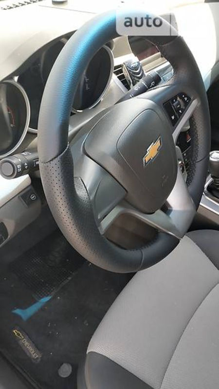 Chevrolet Cruze 2010  випуску Житомир з двигуном 1.8 л газ седан механіка за 7900 долл. 