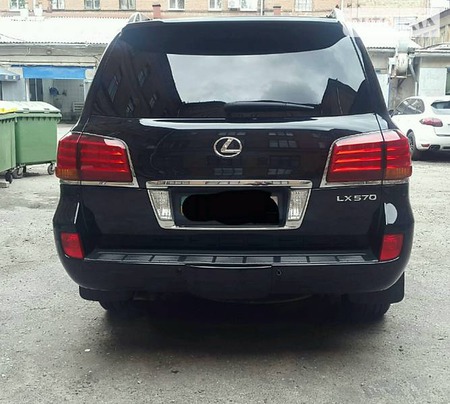 Lexus LX 570 2011  випуску Харків з двигуном 5.7 л бензин позашляховик автомат за 44999 долл. 