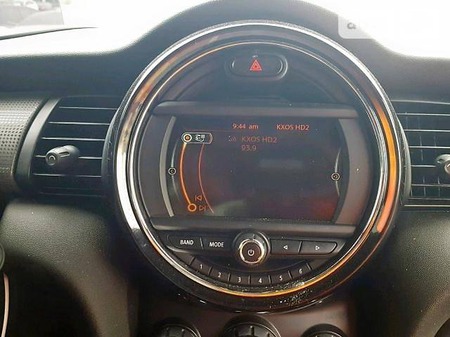 Mini Cooper 2015  випуску Львів з двигуном 1.5 л бензин хэтчбек автомат за 4200 долл. 