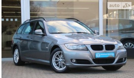 BMW 318 2009  випуску Ужгород з двигуном 2 л дизель універсал механіка за 10800 долл. 