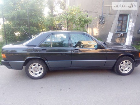 Mercedes-Benz 190 1990  випуску Чернівці з двигуном 2 л бензин седан автомат за 3600 долл. 