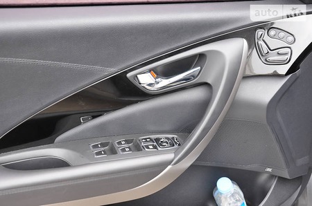 Hyundai Grandeur 2016  випуску Львів з двигуном 3 л газ седан автомат за 18600 долл. 