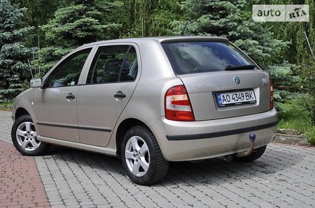 Skoda Fabia 2006  випуску Ужгород з двигуном 1.4 л газ хэтчбек механіка за 5650 долл. 