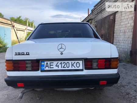 Mercedes-Benz 190 1987  випуску Дніпро з двигуном 2 л дизель седан механіка за 2850 долл. 