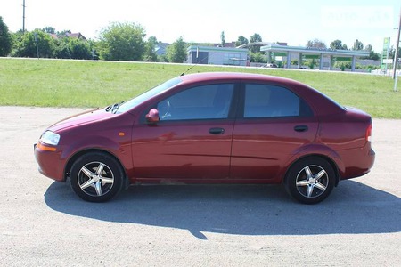 Chevrolet Aveo 2005  випуску Дніпро з двигуном 1.5 л газ седан автомат за 4000 долл. 