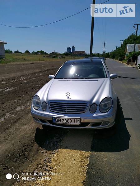 Mercedes-Benz E 240 2004  випуску Одеса з двигуном 2.6 л газ седан автомат за 8500 долл. 