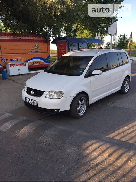 Volkswagen Touran 2006  випуску Одеса з двигуном 2 л дизель мінівен автомат за 3700 долл. 