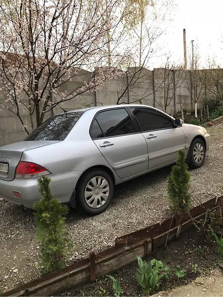 Mitsubishi Lancer 2005  випуску Дніпро з двигуном 1.6 л газ седан механіка за 6300 долл. 