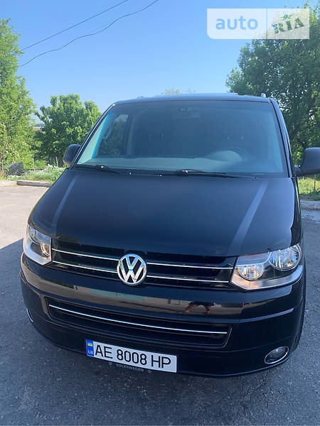 Volkswagen Transporter 2012  випуску Дніпро з двигуном 2 л дизель мінівен автомат за 15999 долл. 