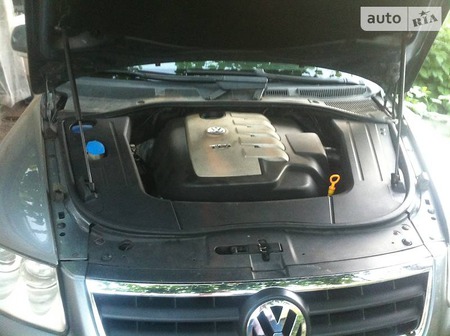 Volkswagen Touareg 2003  випуску Миколаїв з двигуном 2.5 л дизель позашляховик автомат за 9700 долл. 