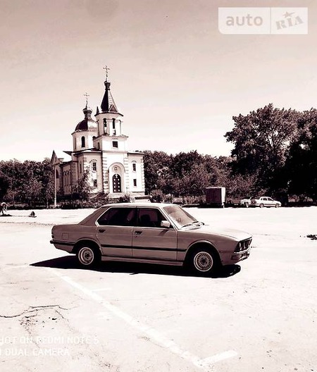 BMW 520 1982  випуску Дніпро з двигуном 2 л бензин седан механіка за 1200 долл. 