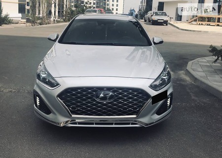 Hyundai Sonata 2018  випуску Київ з двигуном 2 л бензин седан автомат за 23700 долл. 