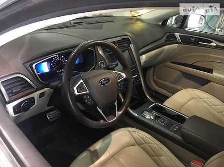 Ford Fusion 2017  випуску Дніпро з двигуном 0 л гібрид седан автомат за 27500 долл. 