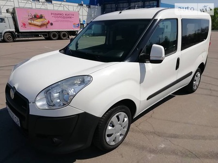 Fiat Doblo 2011  випуску Миколаїв з двигуном 1.3 л дизель мінівен механіка за 6900 долл. 