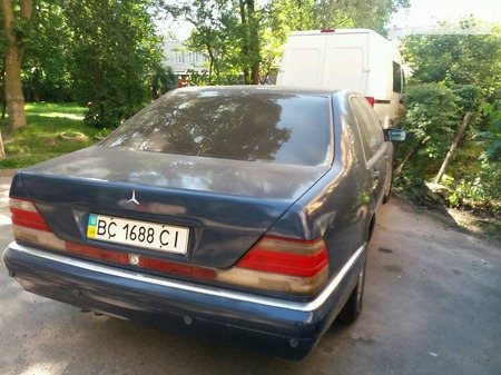 Mercedes-Benz S клас 1992  випуску Львів з двигуном 3.2 л газ седан  за 3500 долл. 
