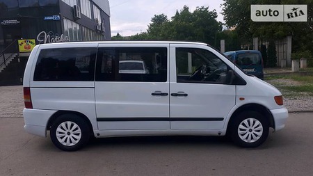 Mercedes-Benz Vito 2000  випуску Чернівці з двигуном 2.2 л дизель мінівен механіка за 4900 долл. 