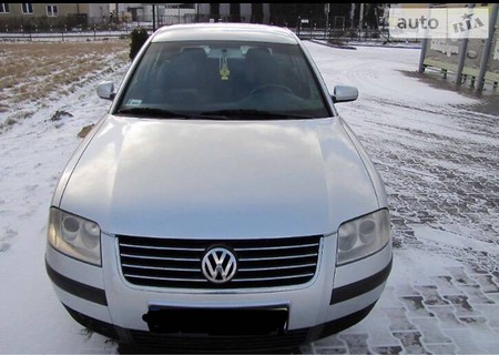 Volkswagen Passat 2001  випуску Суми з двигуном 2 л газ седан механіка за 5700 долл. 