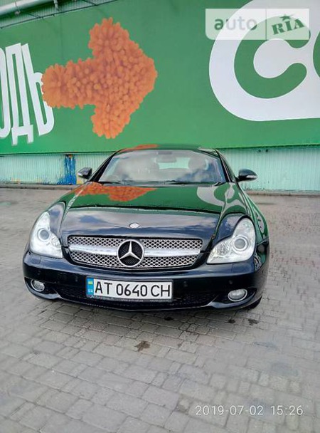 Mercedes-Benz CLS 500 2004  випуску Івано-Франківськ з двигуном 5 л газ седан автомат за 13650 долл. 