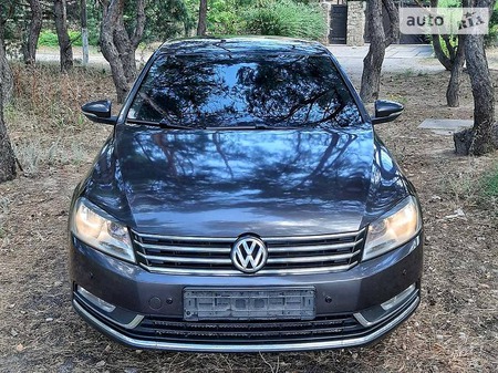 Volkswagen Passat 2011  випуску Дніпро з двигуном 1.8 л  седан механіка за 11500 долл. 