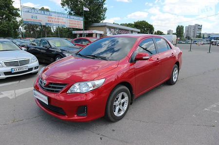 Toyota Corolla 2011  випуску Харків з двигуном 1.3 л бензин седан механіка за 9500 долл. 