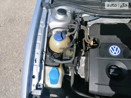 Volkswagen Golf 2001  випуску Чернігів з двигуном 1.6 л газ універсал механіка за 5450 долл. 
