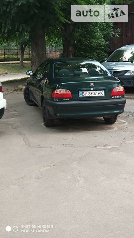 Toyota Avensis 2001  випуску Житомир з двигуном 1.8 л газ седан механіка за 5600 долл. 