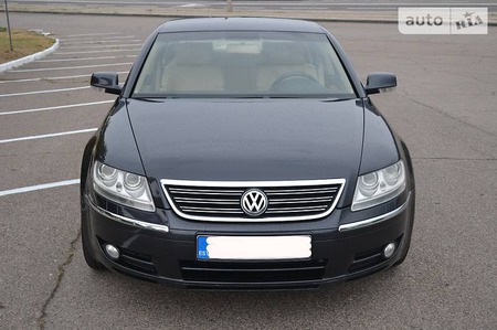 Volkswagen Phaeton 2005  випуску Донецьк з двигуном 3 л дизель седан автомат за 8000 долл. 