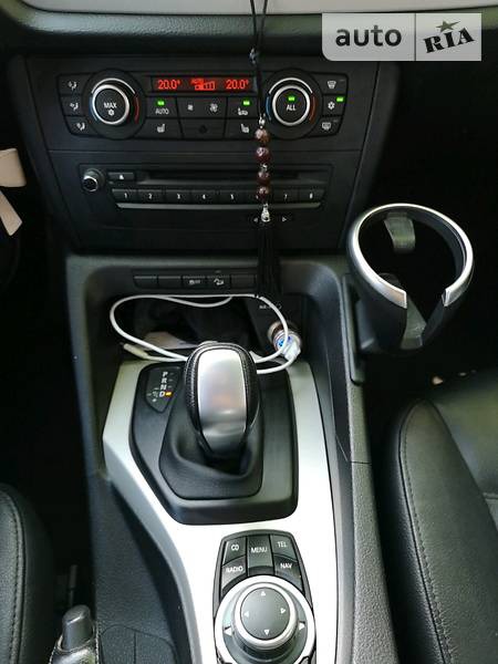 BMW X1 2011  випуску Чернівці з двигуном 2 л дизель позашляховик автомат за 16299 долл. 