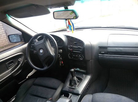 BMW 316 1995  випуску Київ з двигуном 1.6 л бензин седан механіка за 2900 долл. 