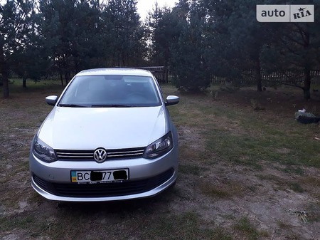 Volkswagen Polo 2011  випуску Львів з двигуном 1.6 л газ седан механіка за 9500 долл. 