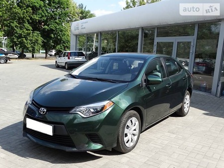 Toyota Corolla 2014  випуску Дніпро з двигуном 1.8 л бензин седан автомат за 12950 долл. 