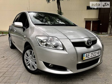 Toyota Auris 2008  випуску Дніпро з двигуном 1.6 л бензин хэтчбек автомат за 8300 долл. 