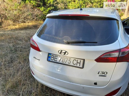 Hyundai i30 2014  випуску Миколаїв з двигуном 1.6 л дизель універсал механіка за 10700 долл. 