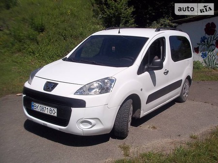 Peugeot Partner 2008  випуску Рівне з двигуном 1.6 л дизель мінівен механіка за 5950 долл. 